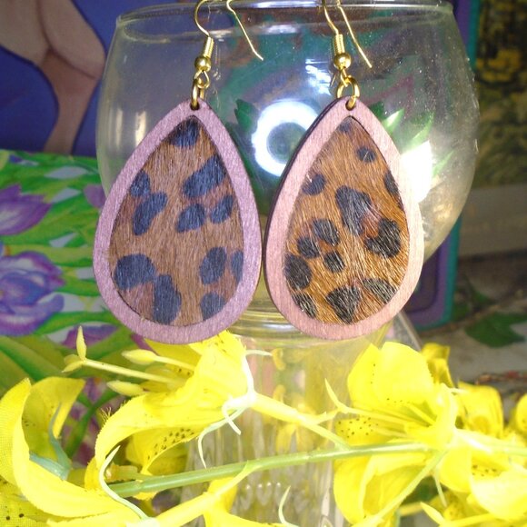 NWOT Big Leopard print Cowhide drop dangle earrings, eco wood & leather handmade - Picture 3 of 3